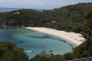 Xtrallusion photo library of independent, self-guided walking and sightseeing holidays in Italy. Pictures, images, photos and photographs taken along the way of this 1-day walking itinerary, to give you a visual impression of the day's walk.